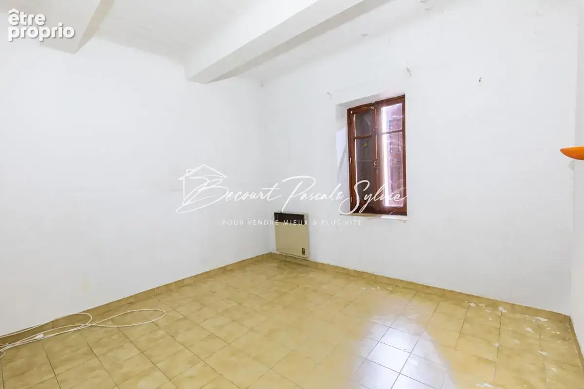 BAISSE DE PRIX - Immeuble de rapport  de 313 m2 avec commerce à Apt (84) - photo 11