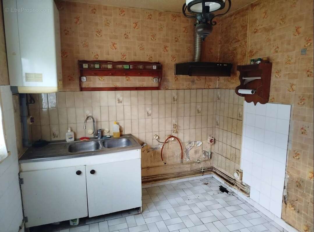 Maison à LES CROUTES