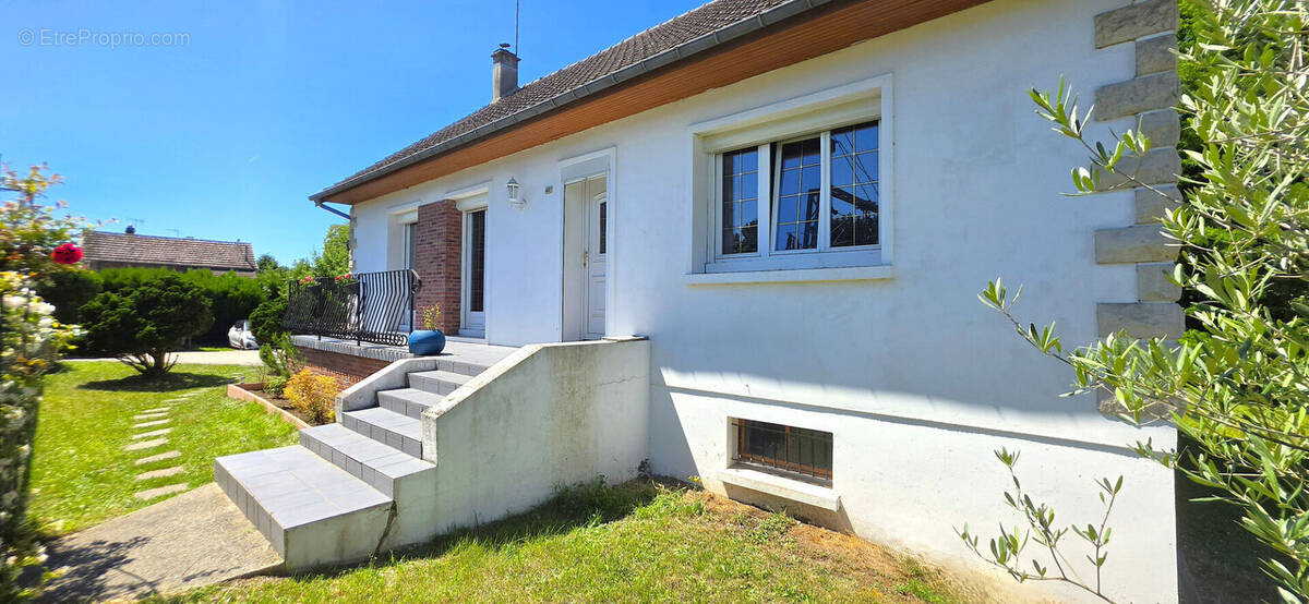 Maison à THOUROTTE