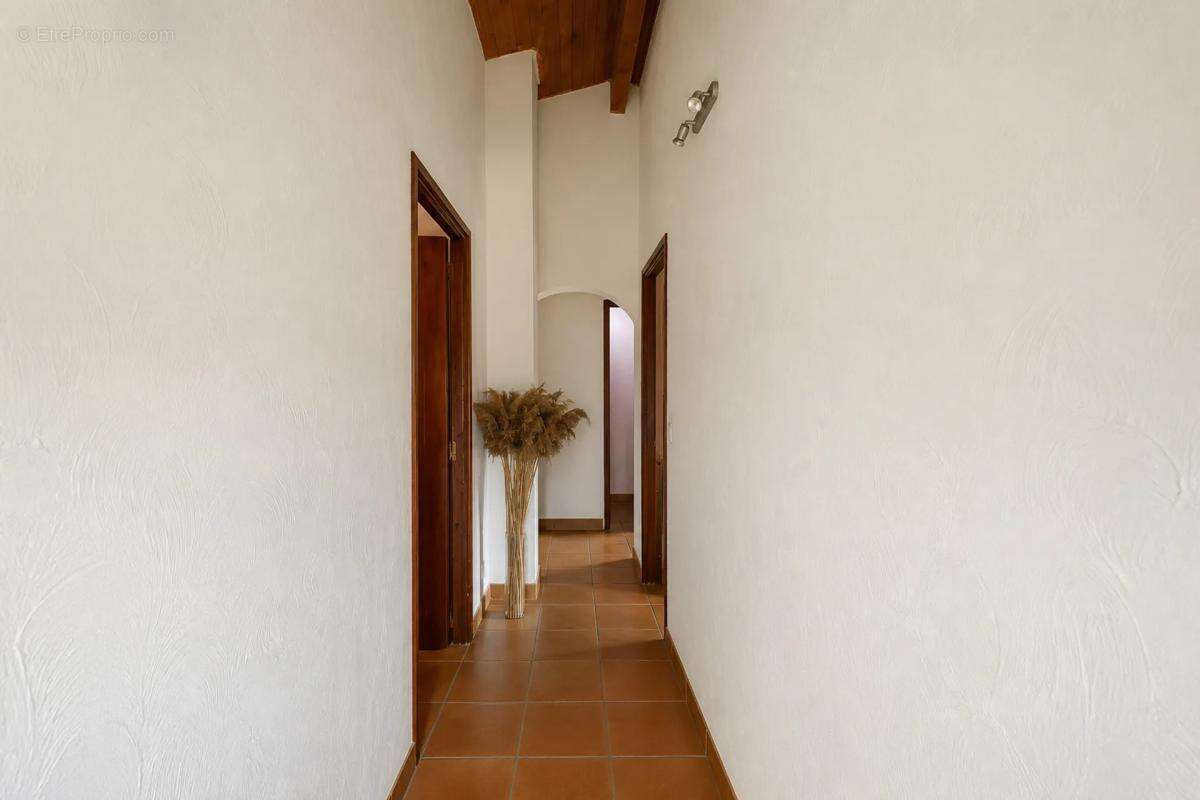 Maison avec piscine, 5 pièces, Saint-Hilaire-de-Brethmas - photo 26