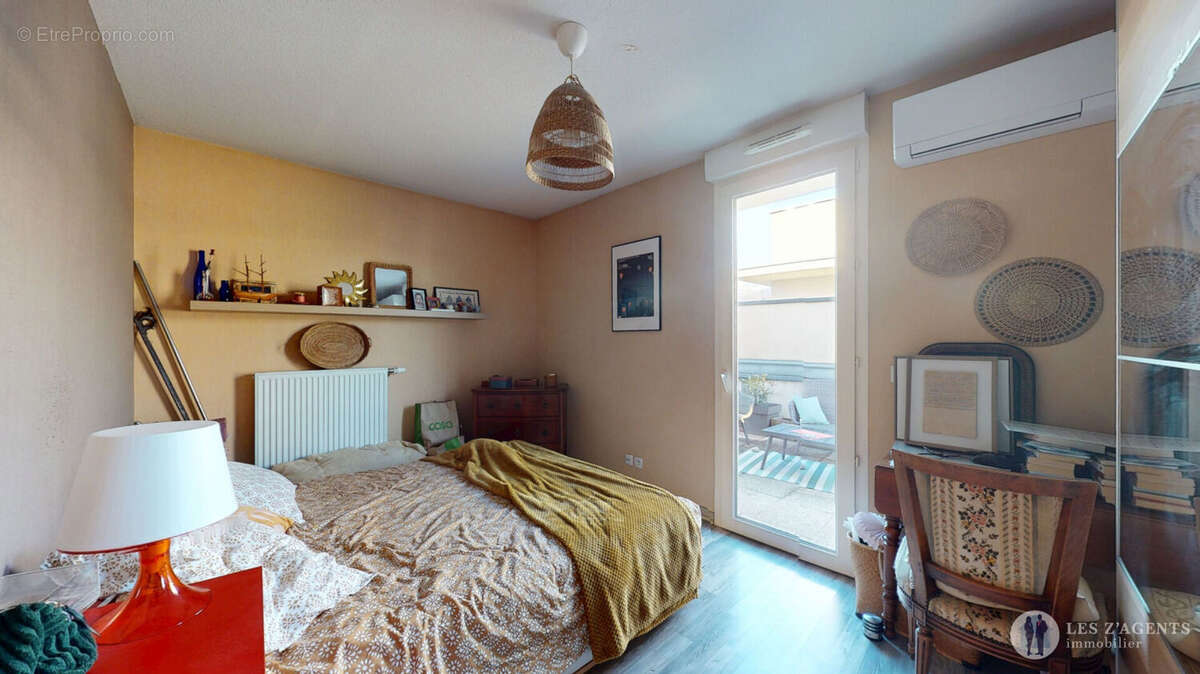 Appartement à SAINT-MARTIN-D'HERES