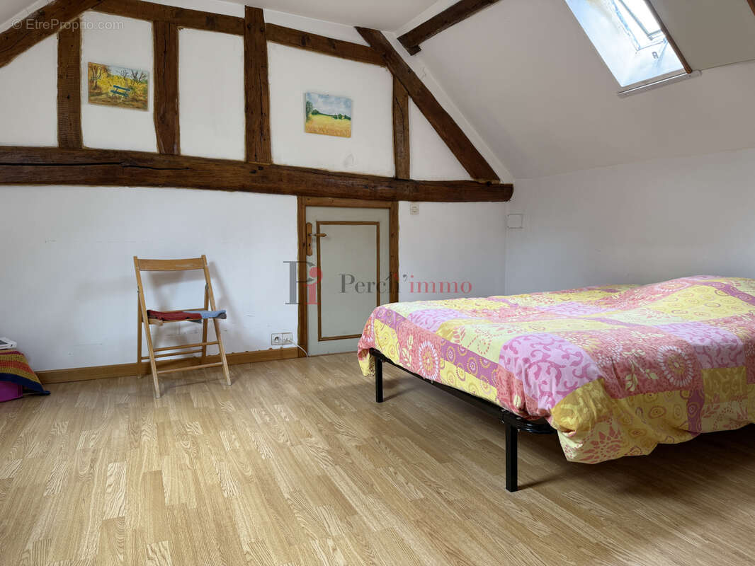 Maison à CONDE-SUR-HUISNE