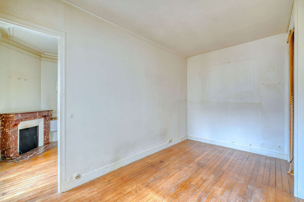 Appartement à PARIS-14E