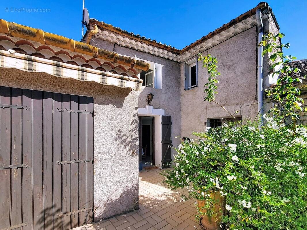 Maison à VILLEMAGNE-L'ARGENTIERE