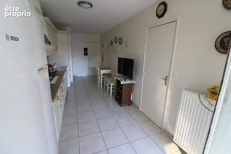 Appartement avec ASCENCEUR à vendre avec 3 CHAMBRES et 5 pièces LA ROCHE SUR YON (85) - photo 12