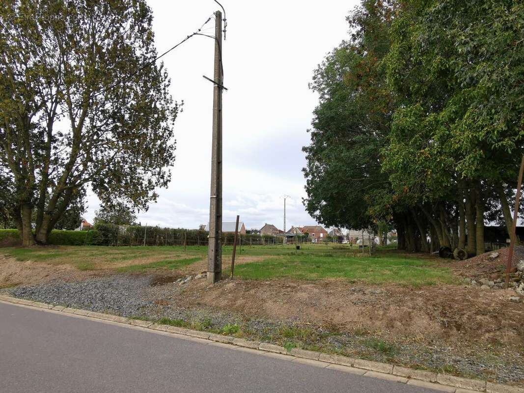 Terrain 2714 m² à Eswars  - photo 2