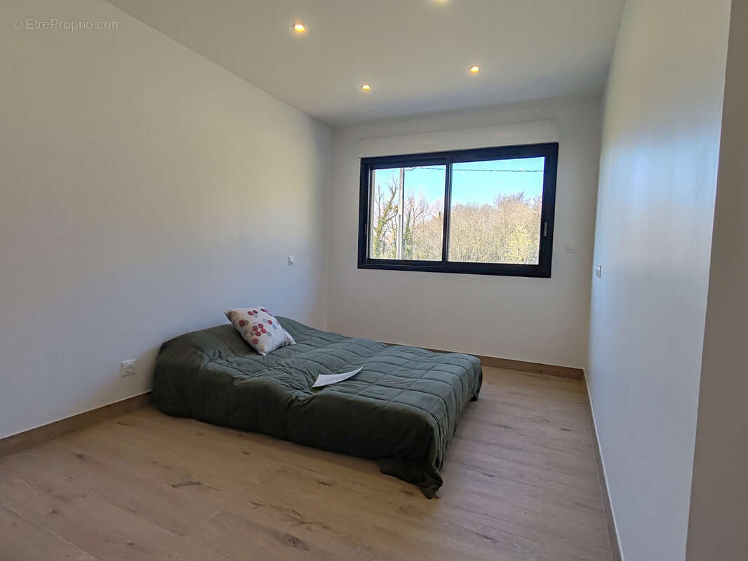 Appartement à LIVRON-SUR-DROME