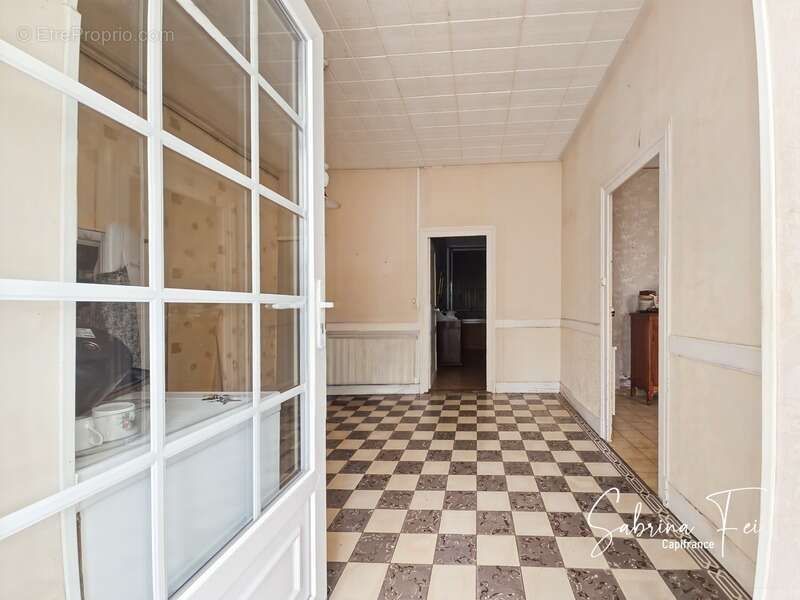 Maison à CHARRON