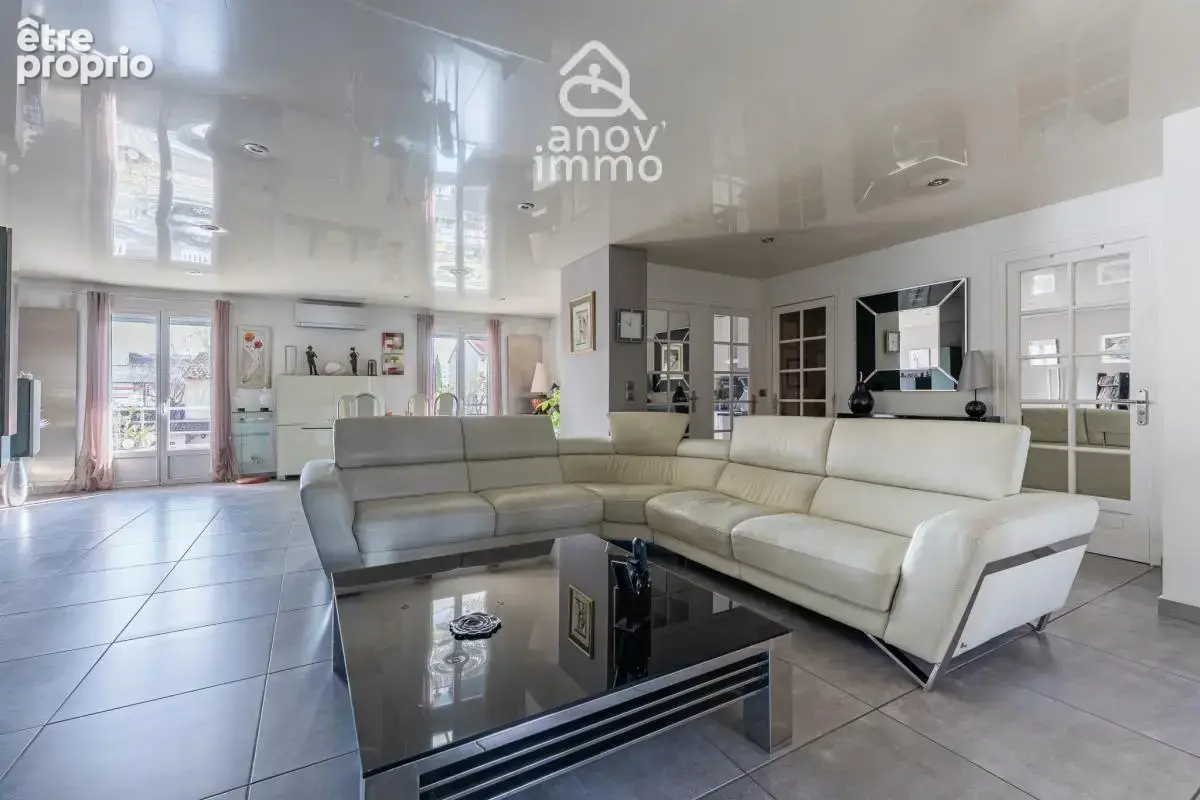 Maison 5 pièces 168m2 avec piscine sur une parcelle de 410m2 - photo 4
