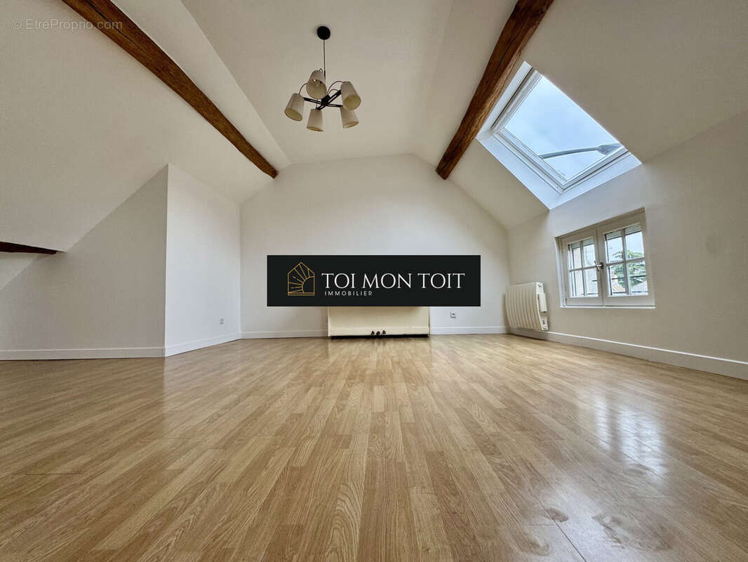 Appartement à LA CHAPELLE-EN-SERVAL