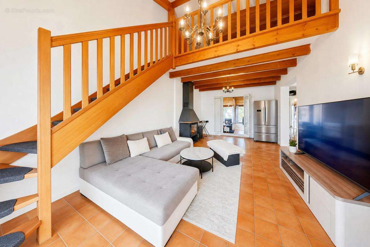 Maison de 6 pièces - 4 chambres de 155 m² à Chéroy - photo 9