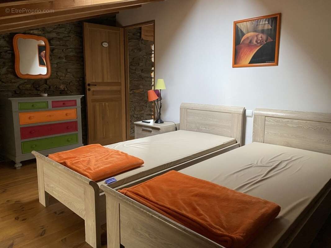 Dpt Pyrénées Orientales (66), à vendre JUJOLS maison en pierres rénovée 4 pièces 128 m² terrasse, cave - photo 5