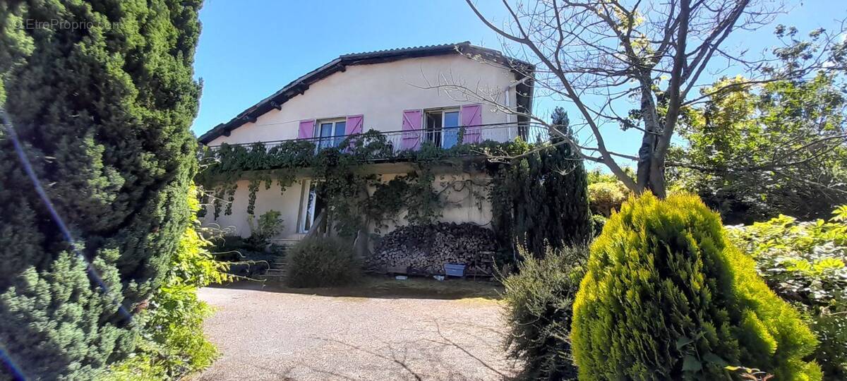 Maison à SAINT-SULPICE-DES-RIVOIRES