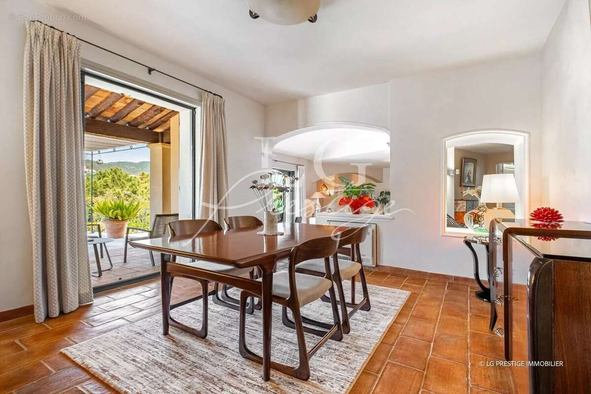 Maison à MANDELIEU-LA-NAPOULE