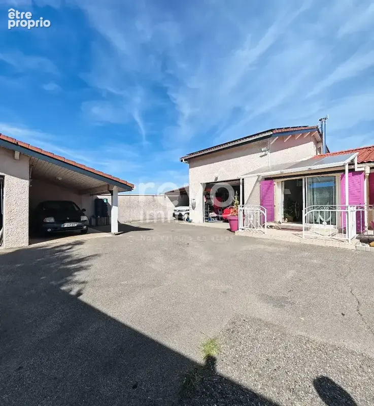 Le Plantay  Maison 133 m²  Piscine, 4 chambres, garage  Terrain 976 m² - photo 4