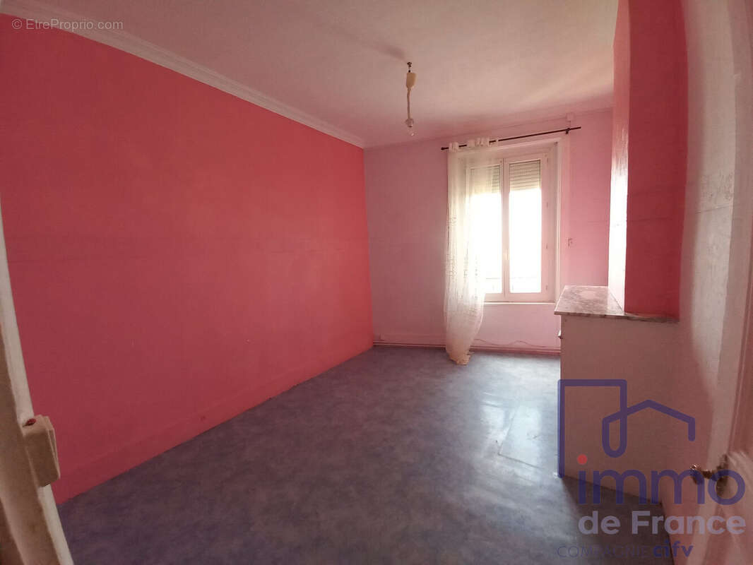 Appartement 65 m² à Saint-Etienne  - photo 5