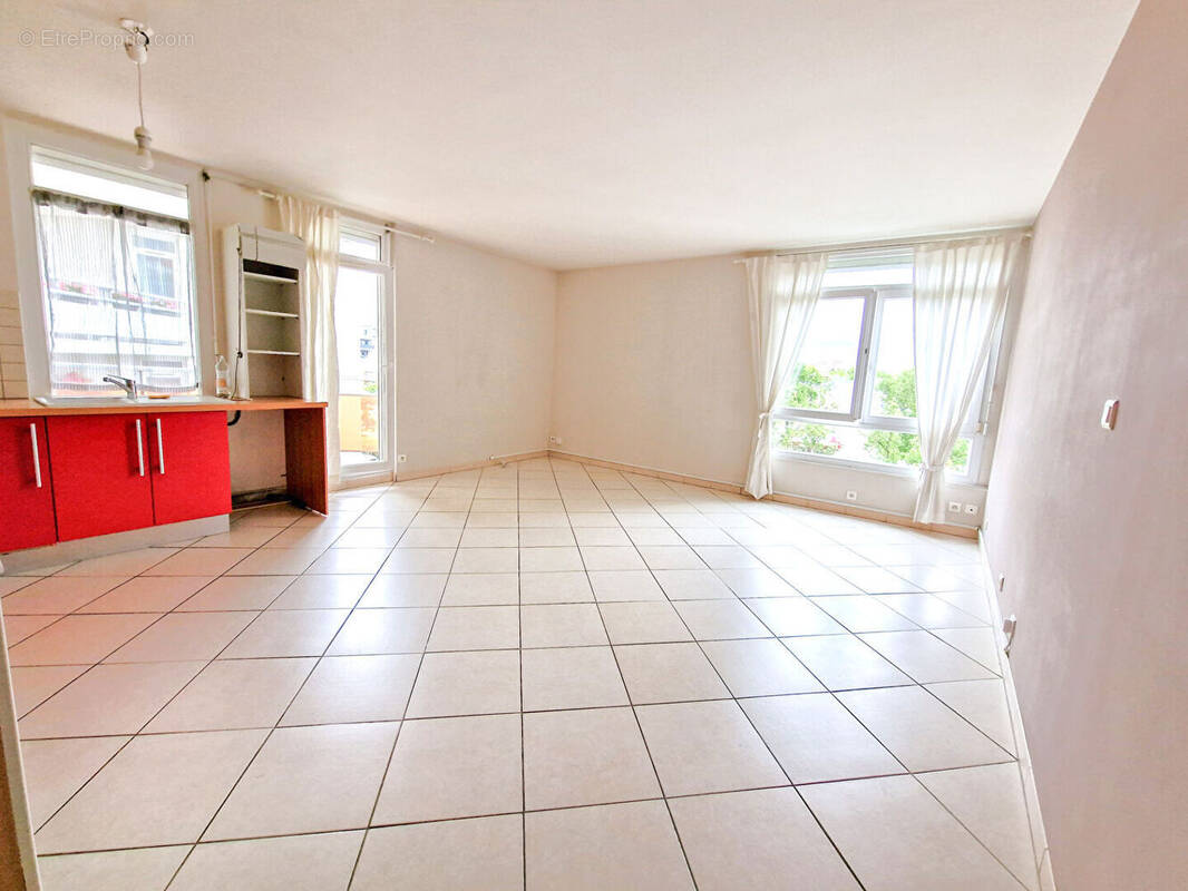 Appartement à HOUILLES