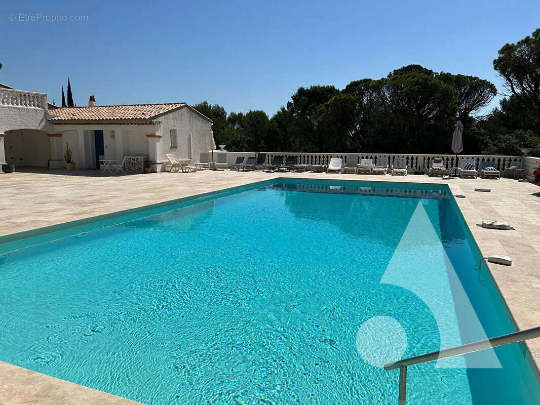Saint-Raphaël Valescure  Appartement T2 Résidence Les Trophées du Golf avec Piscine, Tennis et Parking - photo 10