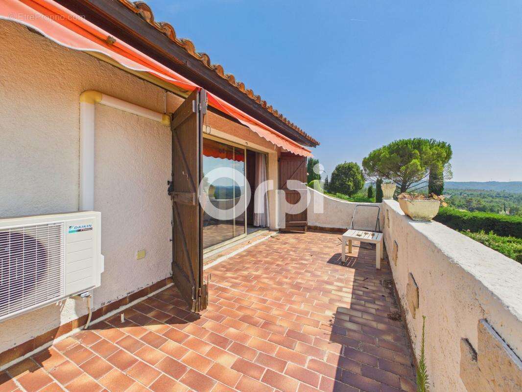 Calme- piscine- garages-grands volumes-localisation - photo 7
