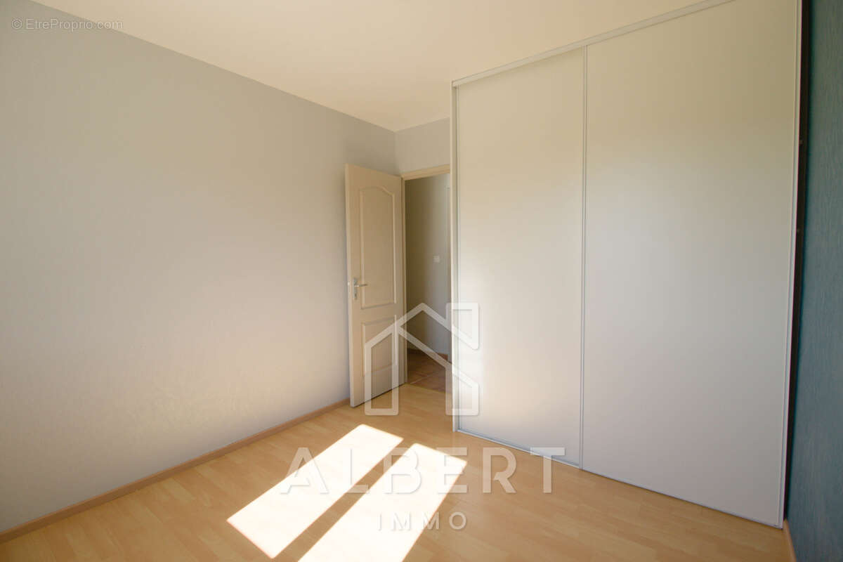 Maison à LONGUE-JUMELLES