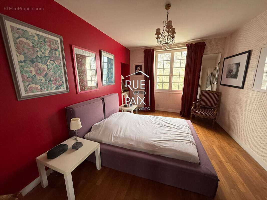 Maison à SAINT-GERVAIS-LES-TROIS-CLOCHERS