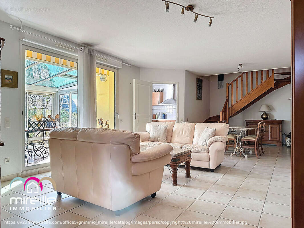 Maison à JONQUIERES-SAINT-VINCENT