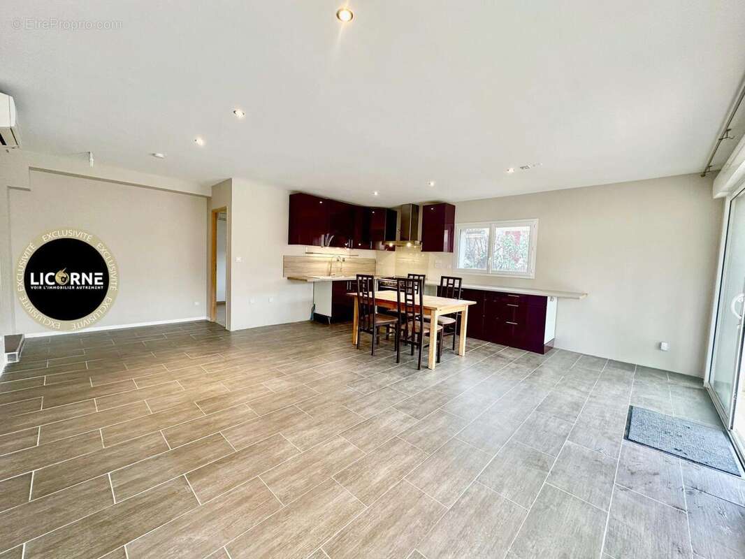 Appartement à LE PUY-SAINTE-REPARADE