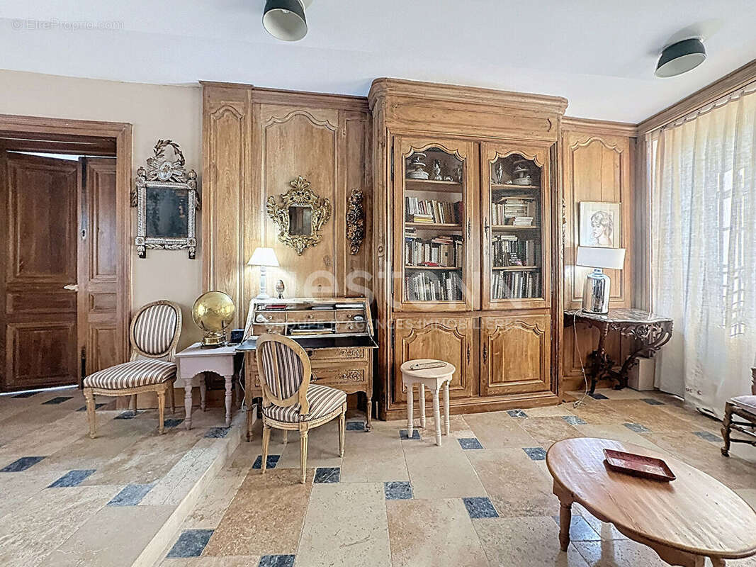 Appartement à LAMORLAYE