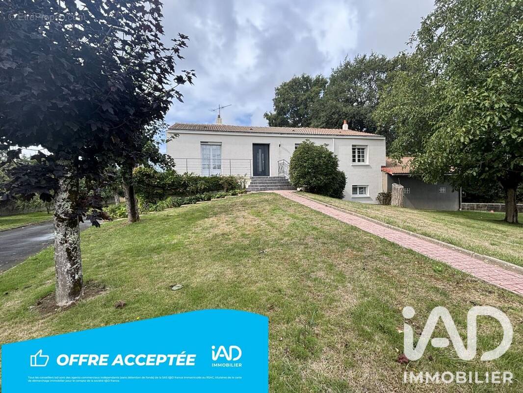 Photo 1 - Maison à SAINTE-FLAIVE-DES-LOUPS