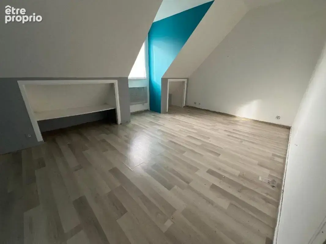 Maison familiale de 140 m² - 5 chambres ou 4 chambres + 1 bureau - Superbe terrain de 1 550 m² - Fort potentiel - photo 7