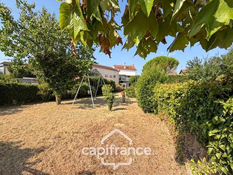 Maison familiale de 174 m² avec fort potentiel – Saint-Rambert-d'Albon (26) - photo 5