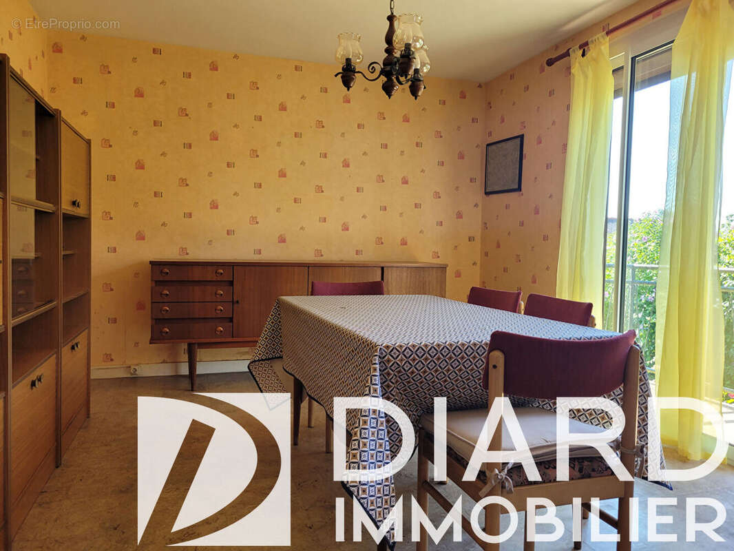 Nouveauté en exclusivité Cabinet DIard Immobilier ! Maison T5 idéalement située en plein centre de Chateaubourg - photo 4