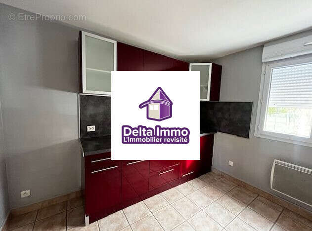 Maison à SAINT-ETIENNE-DU-VAUVRAY