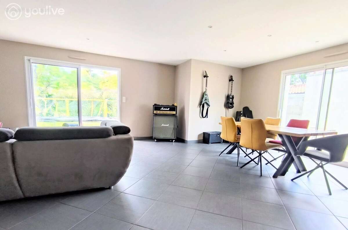 Maison à BOUIN