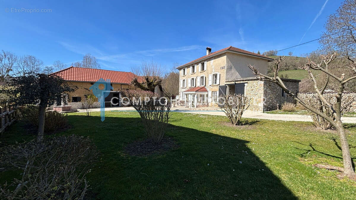 Maison à MONTFERRAT