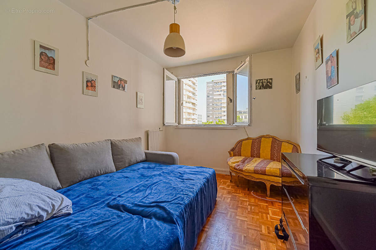 Appartement à LEVALLOIS-PERRET
