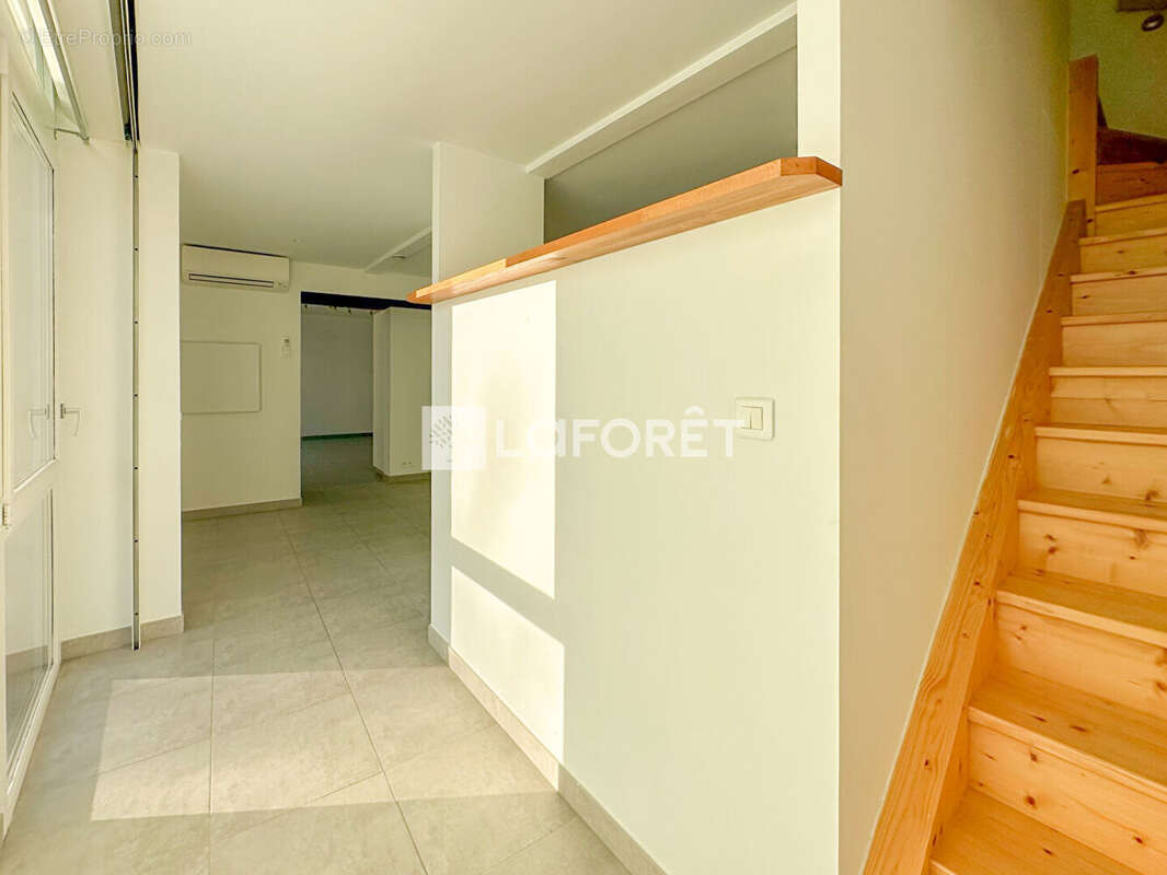 Appartement de standing T3 en ville proche commerces et écoles à GEMOZAC (17260) 3 pièces 73.6 m2 - photo 8