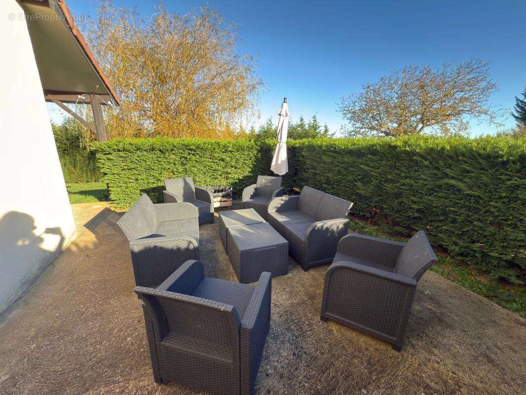 Maison à SAINT-GAL-SUR-SIOULE