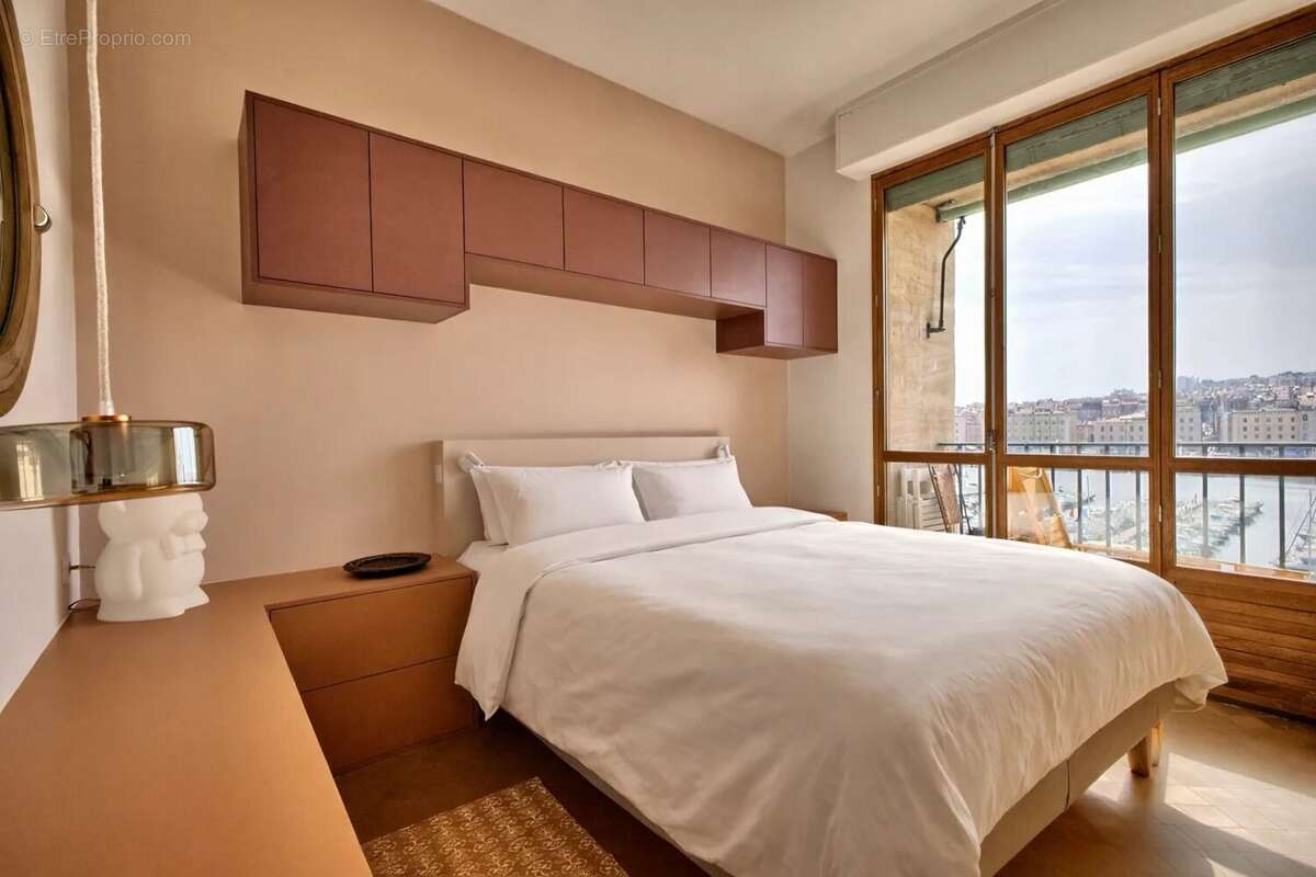 Appartement à MARSEILLE-2E
