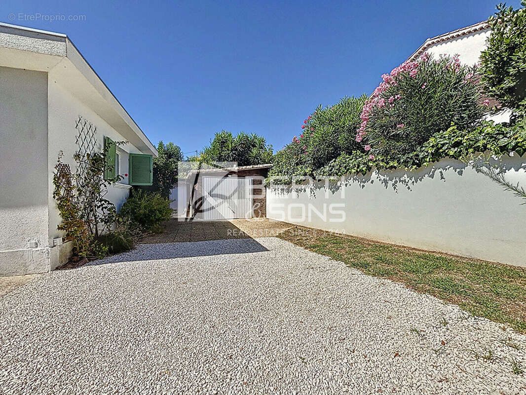 Maison à MANDELIEU-LA-NAPOULE