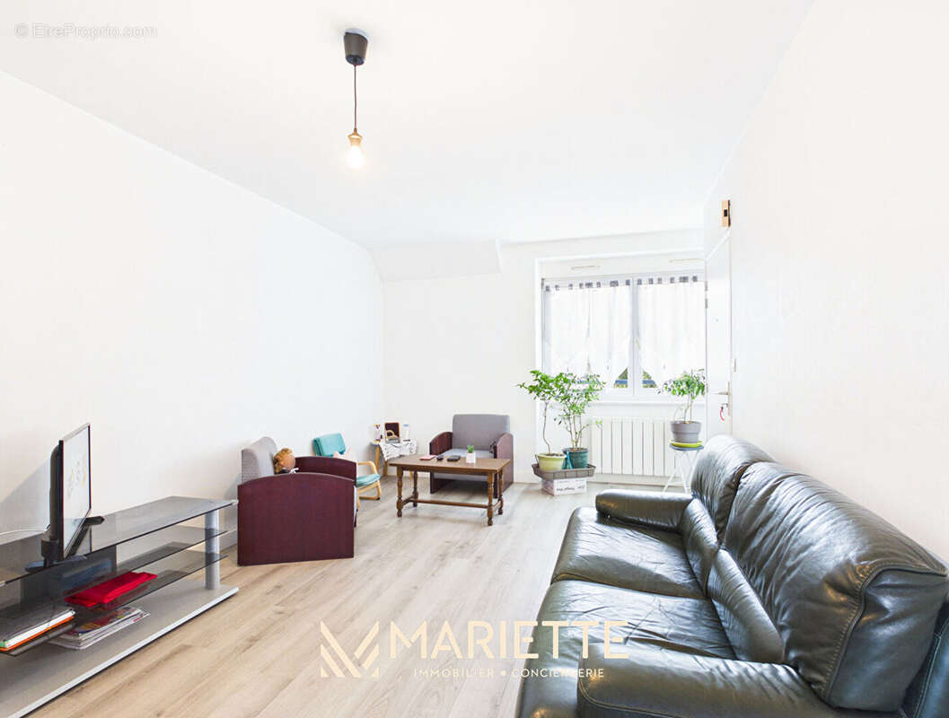 " TYNEO " PLEUVEN, Duplex de 37 m² avec locataire en place - photo 2