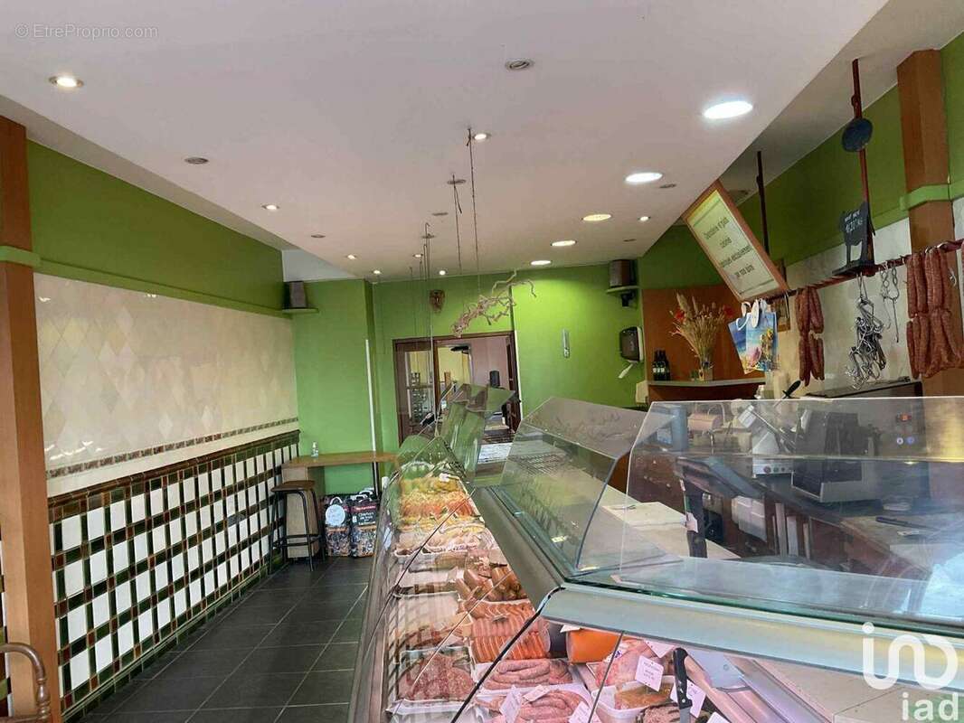 Photo 3 - Commerce à LE DOULIEU