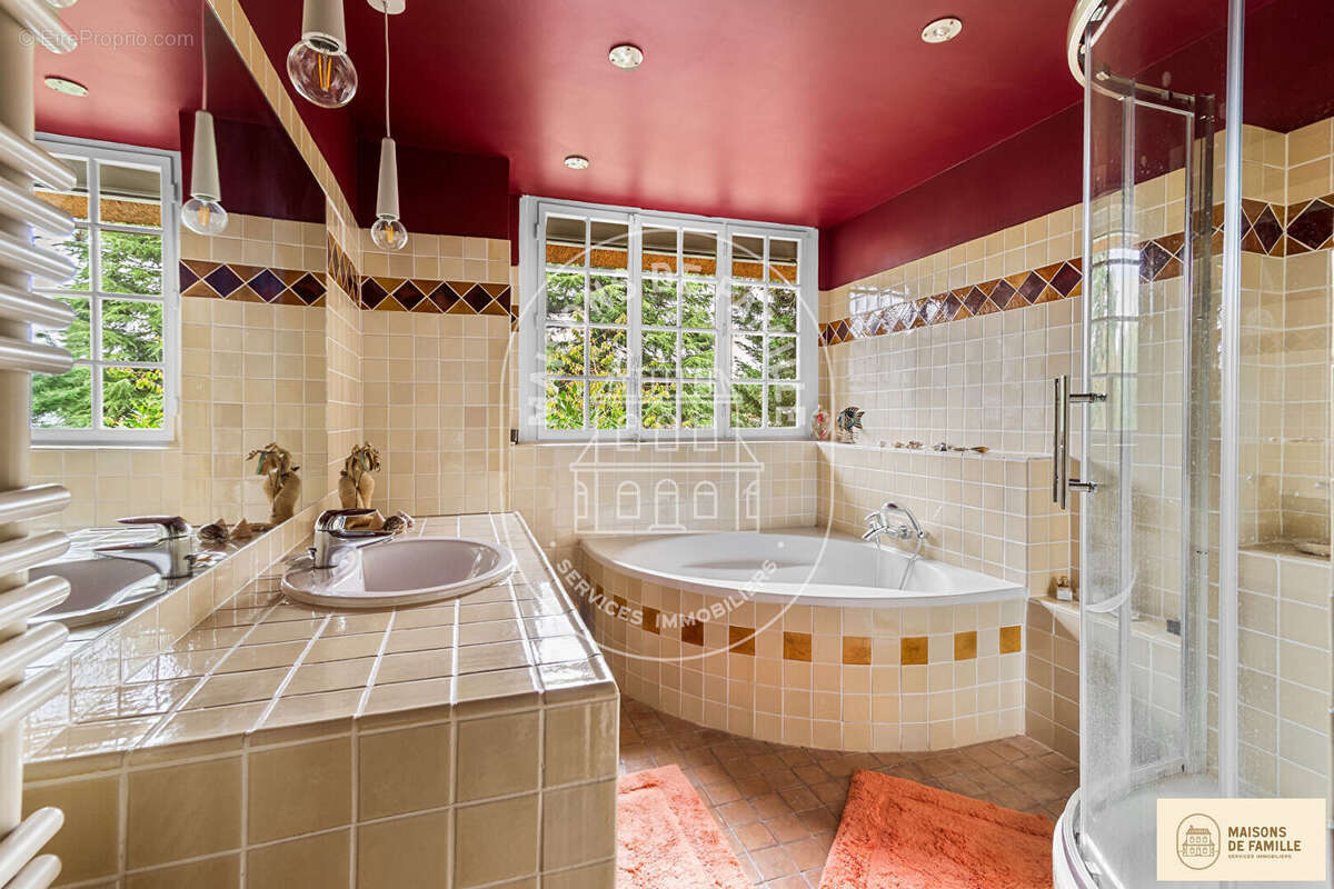 Maison à LA CELLE-SAINT-CLOUD