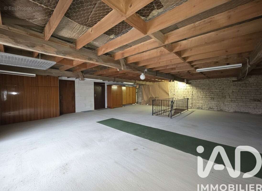 Maison 168 m² à Aunac  - photo 9