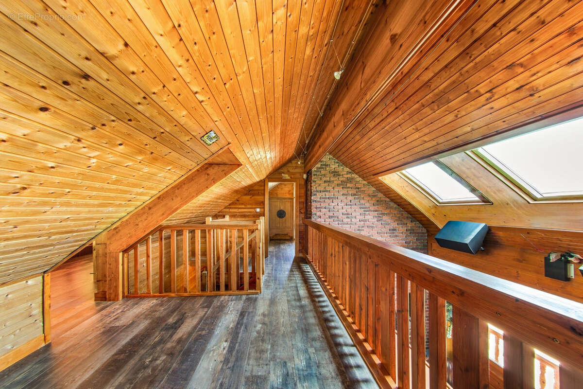 Maison individuelle de type : chalet bois massif de conception nordique - photo 11