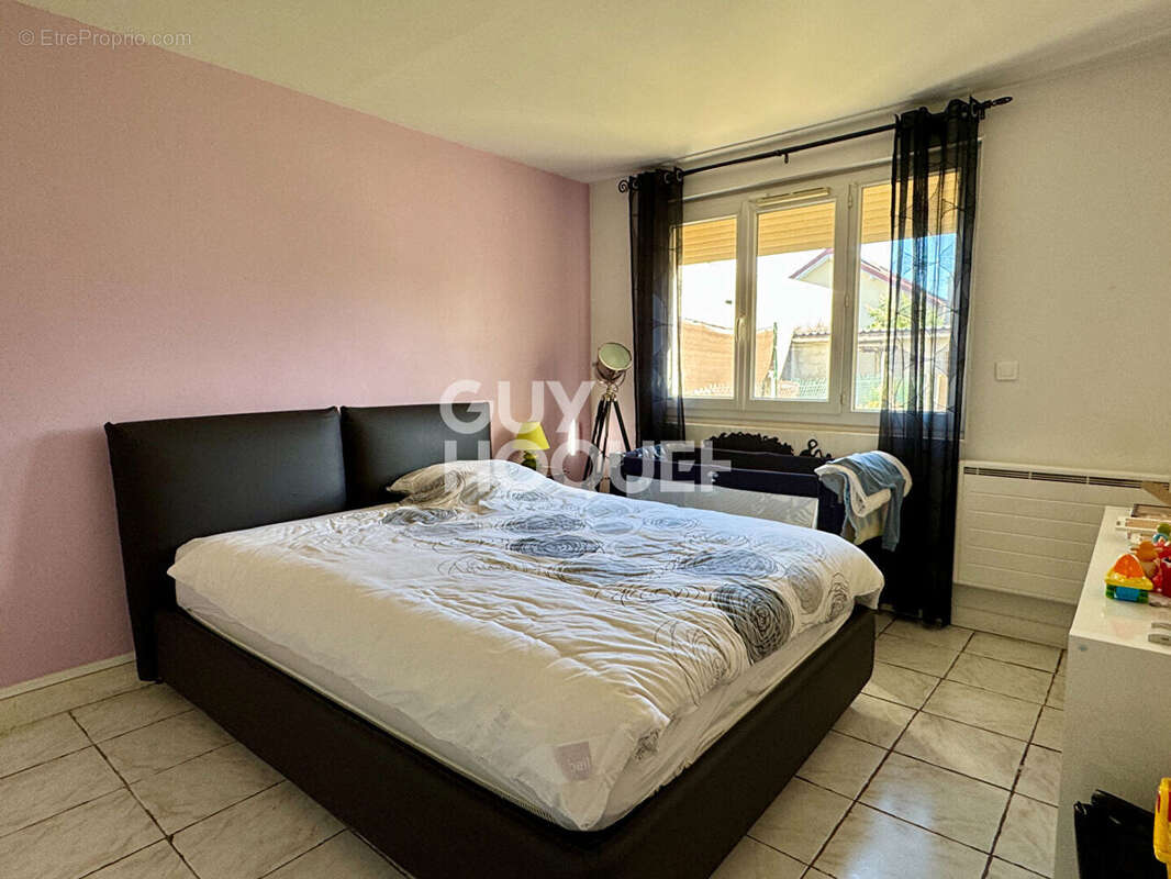 Appartement à PARAY-VIEILLE-POSTE