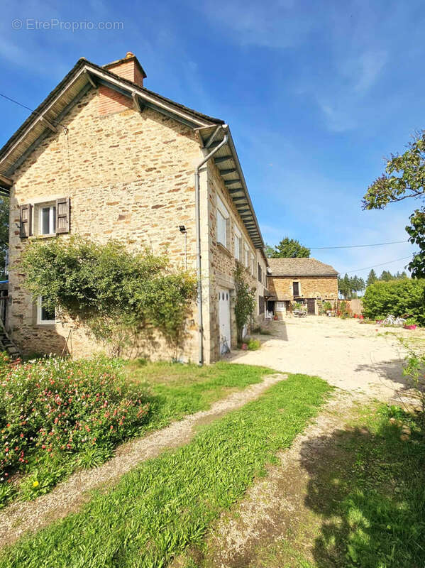 Maison à CALMONT