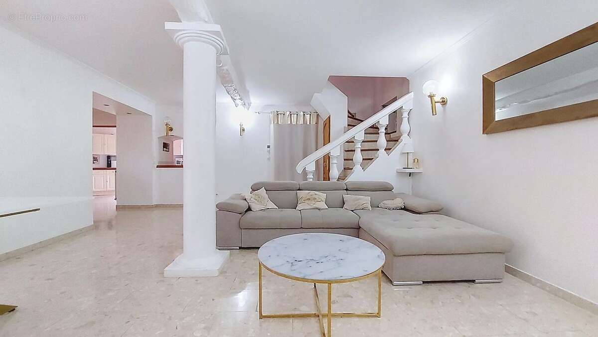 Maison à SAINT-ROMAIN-EN-GIER