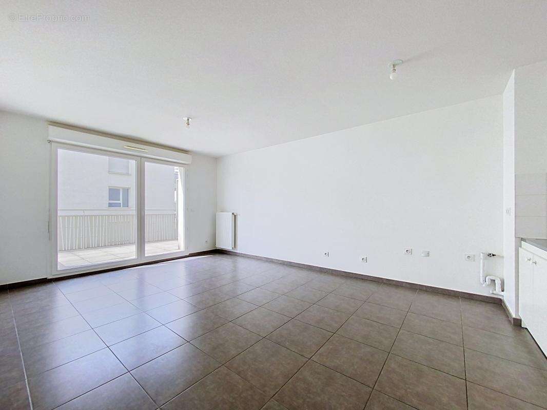 Appartement - 1 Chambre - box fermé en sous sol - Proche toutes commodités - photo 12