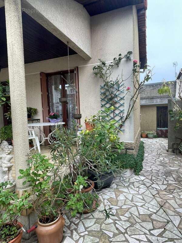 Maison à LE BLANC-MESNIL